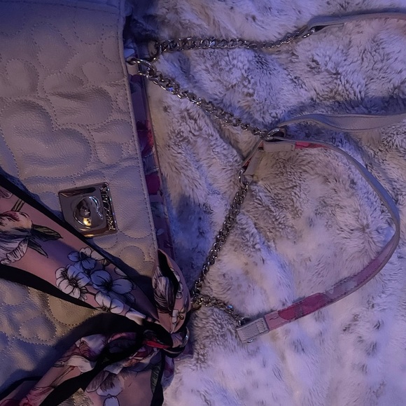 Betsey Johnson chain purse - Picture 13 of 16